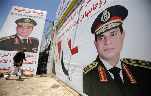 Mubaraks last PM backs armys Sisi for Egyptian president