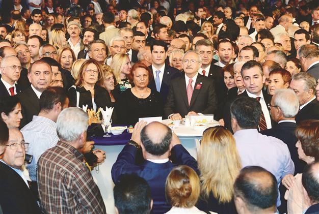 Main opposition CHP slams gov’t over democratization process