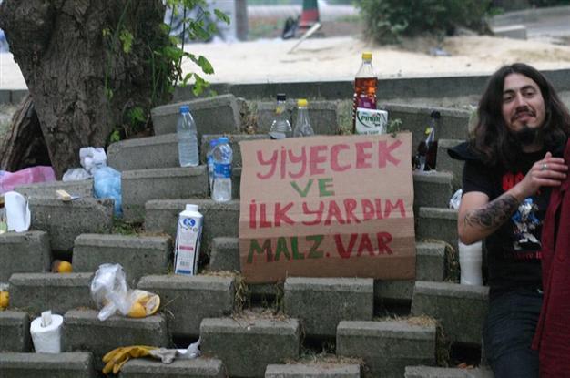 Intense use of tear gas blamed in death of man during protests in Istanbul