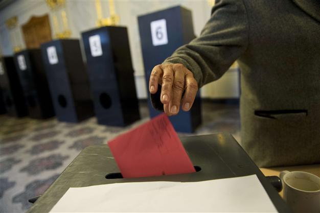 Eleven Turkish-origin lawmakers gain seats in German Parliament