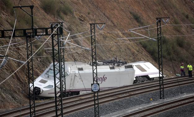 Spain train driver on phone at time of deadly crash
