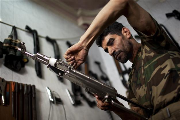 Syria rebels reject opposition coalition, call for Islamic leadership