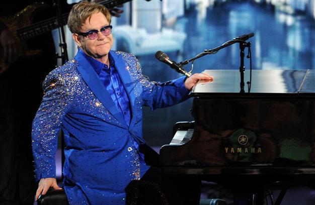 Russian parents against Elton John performance