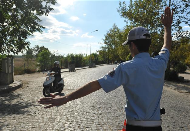 Rapid pizza delivery risks traffic safety, Turkish police say