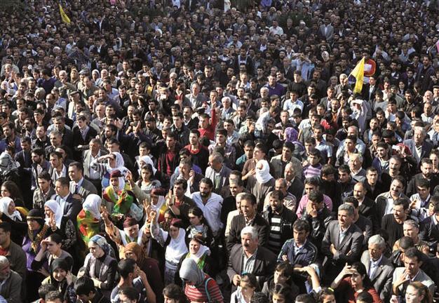 Ruling AKP mulls paving way for political activity in Kurdish