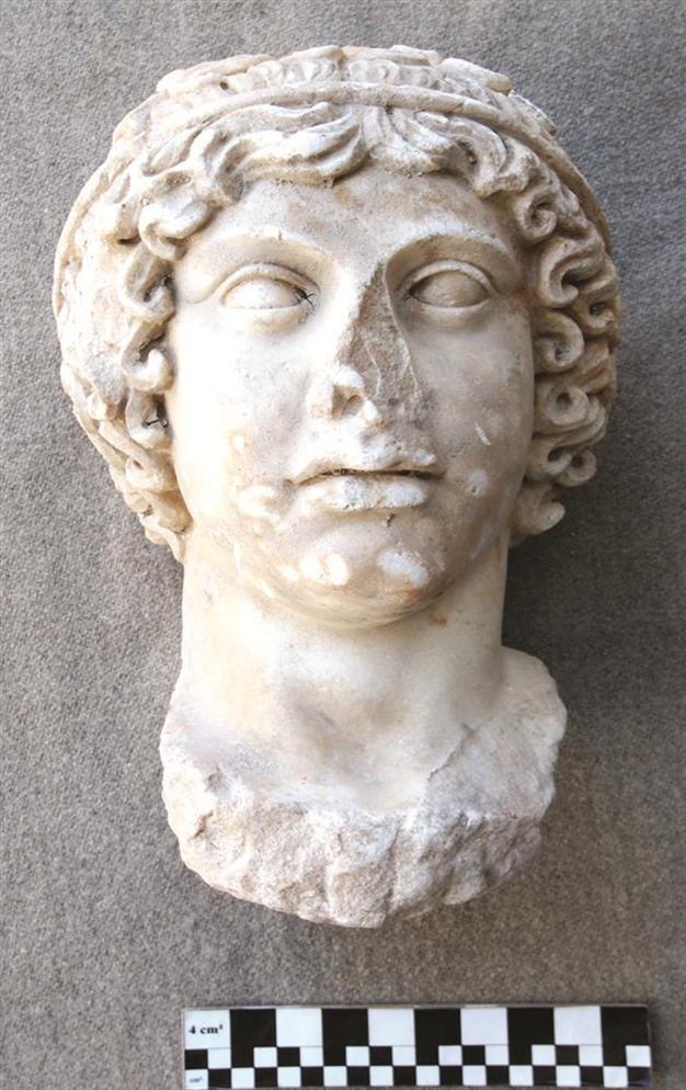 Cleaning works reveal artifacts in Milet ancient city