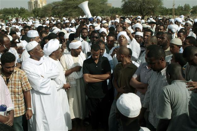 More than 3,000 protesters on Khartoum streets demand Bashir quit