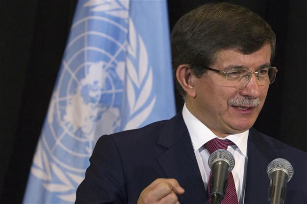 Turkish FM Davutoğlu gathers with OIC counterparts in New York