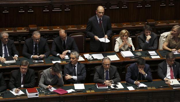 Italy in new crisis as centre-right ministers resign