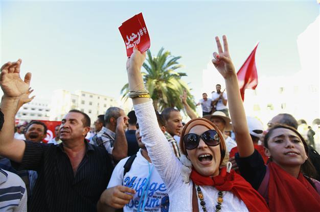 Tunisia goverment resigns for new election