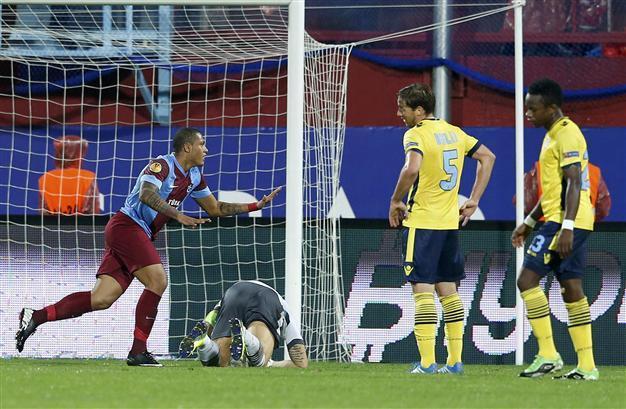 Trabzonspor snatches disappointment from the jaws of victory in 3-3 draw against Lazio