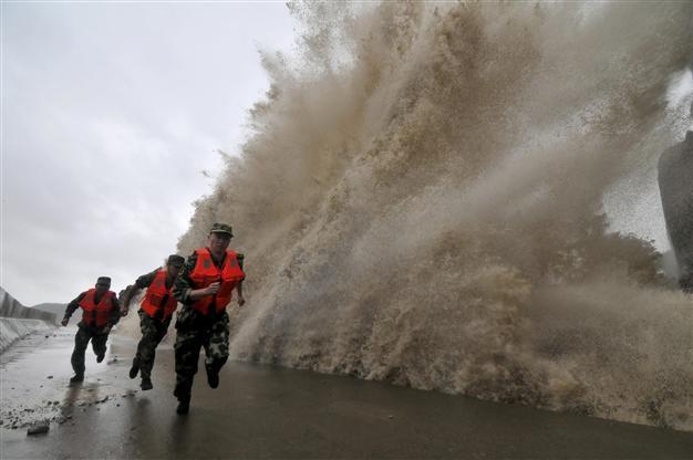 China issues highest alert for Typhoon Fitow