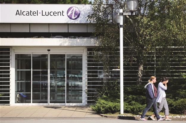 Alcatel plan needs union deal, says French PM