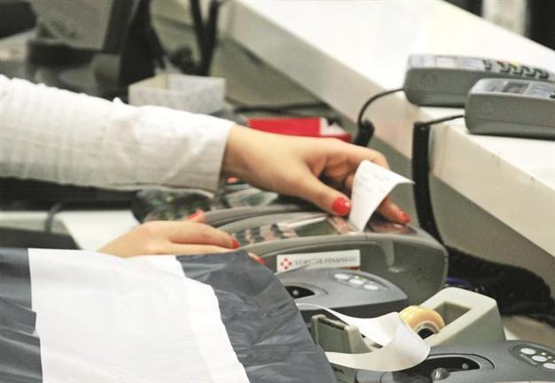 Banking watchdog to tighten credit card use