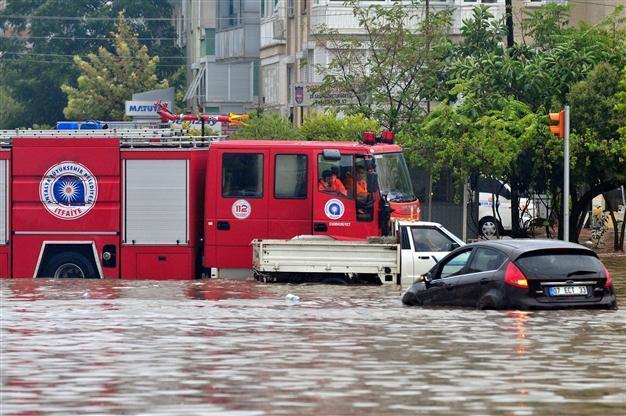 Authorities warn of more heavy rains and strong winds in western, southern Turkey