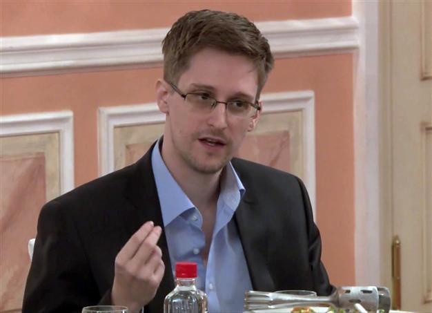 Snowden says he took no secret documents to Russia