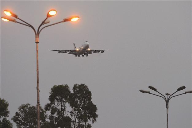 Boeing slows production of 747 amid slack demand