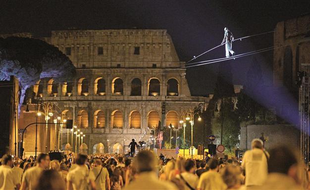 Rome celebrates move to ban traffic near Colosseum