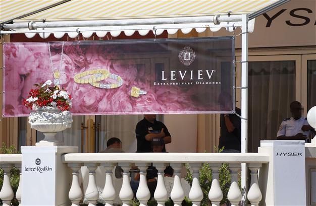 Insurer offers 1 million euros for Cannes jewel heist clues
