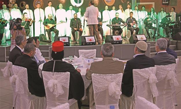 Turkeys minority foundations meet in Mardin for iftar dinner