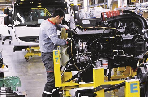 Wage workers constitute two-thirds of total workforce, most unregistered