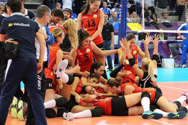 Vakıfbank women achieve historic success, winning intercontinental volleyball trophy