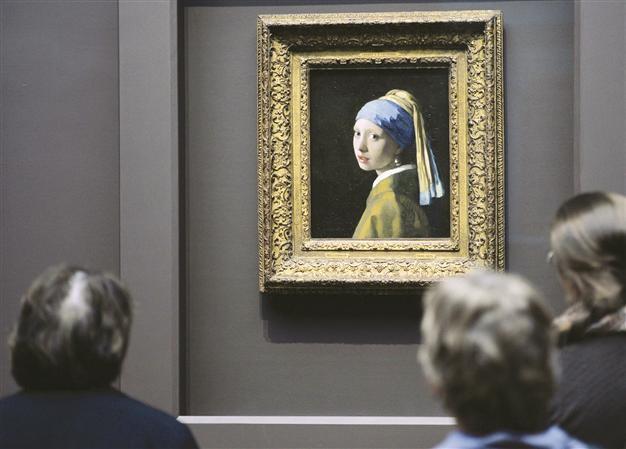 ‘Girl with a Pearl Earring’ to draw crowds