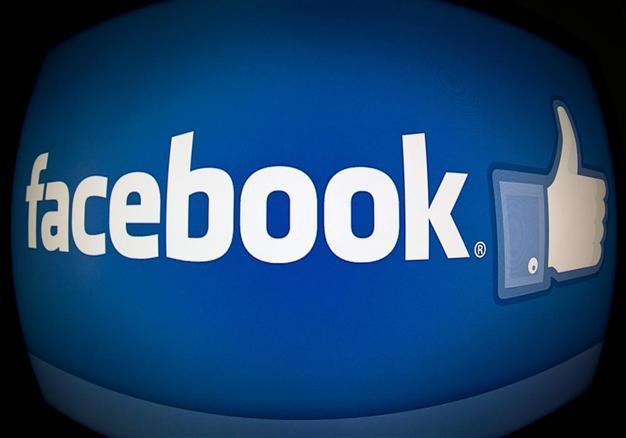 Facebook pulls beheading video amid furor