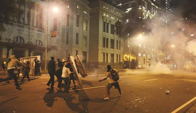 Peaceful protests turn violent in Brazil cities