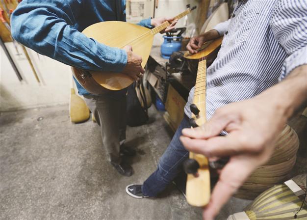 Minstrels continue to sound the right note