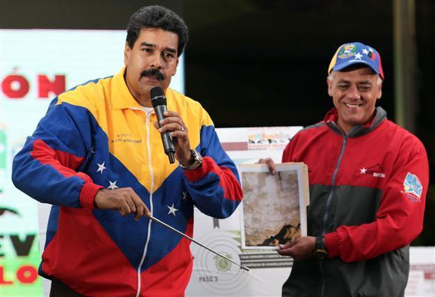 Chavez face appeared in subway tunnel: Venezuelan President