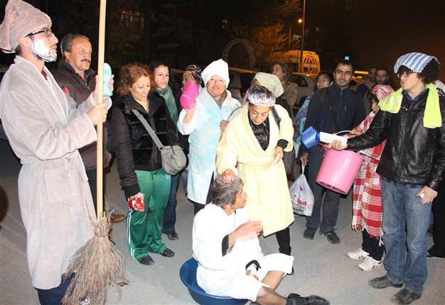Ankara inhabitants take to streets in bathrobes to protest long water cuts