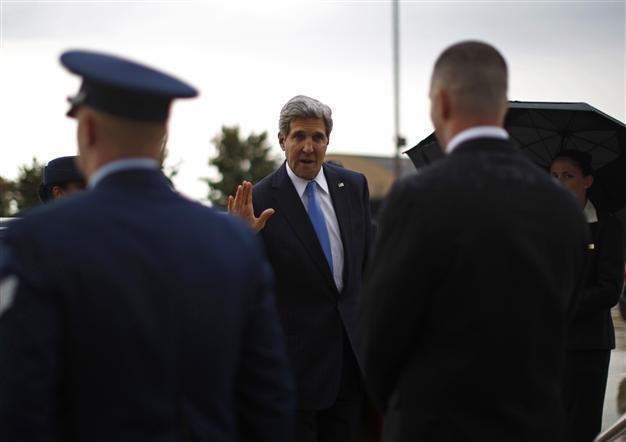 Kerry vows US backing for Egypt interim rulers