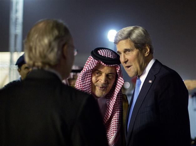 Kerry seeks to mend frayed ties with Saudi Arabia