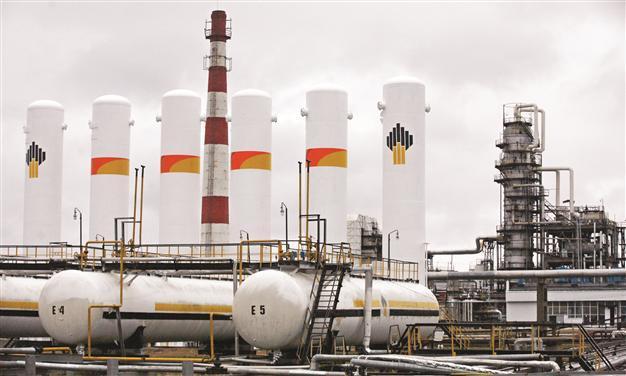 Rosneft, BP disclose $6 billion oil supply deal