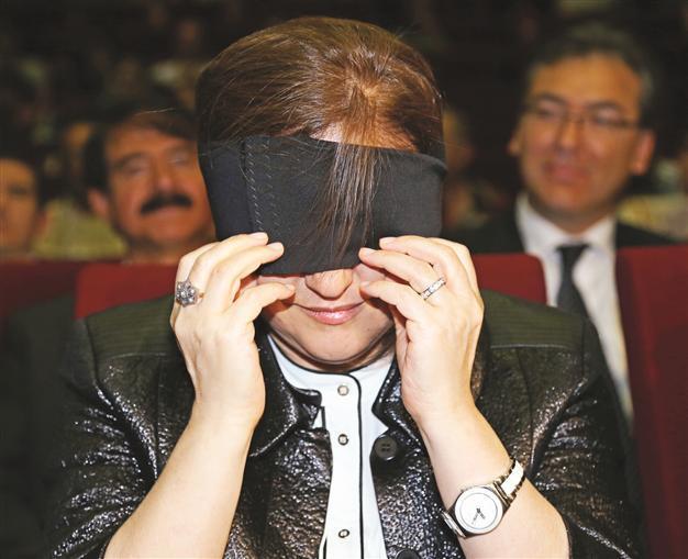 Accessible films on screen for the disabled