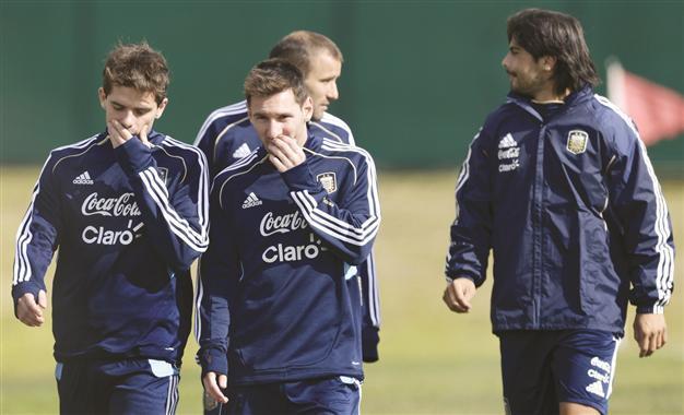 Argentina, Colombia look to wrap up World