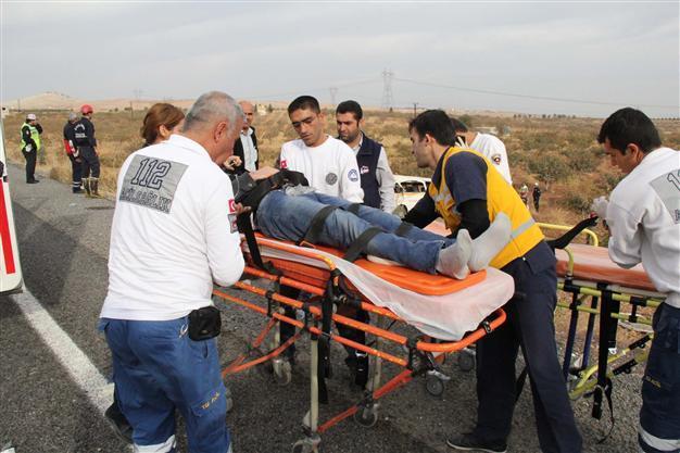 Six killed in southeastern Turkey as service bus overturns
