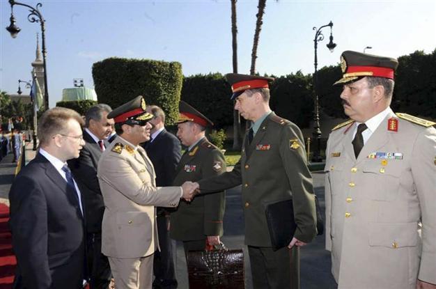Russia offering Egypt helicopters, air defence systems
