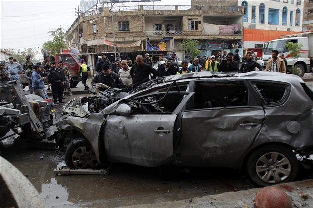 Iraq car bomb kills 30 as years death toll tops 5,800