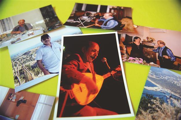 Turkish PM and famous singers sing for folk bard Ertaş