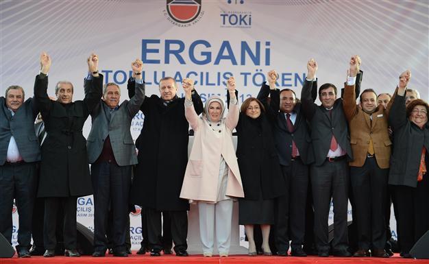 Turkish PM hints at general amnesty, calls for support to Kurdish peace process