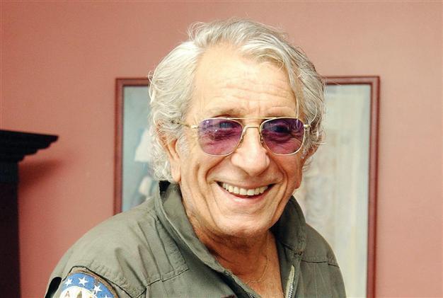 Prominent theater actor Nejat Uygur passes away at 86