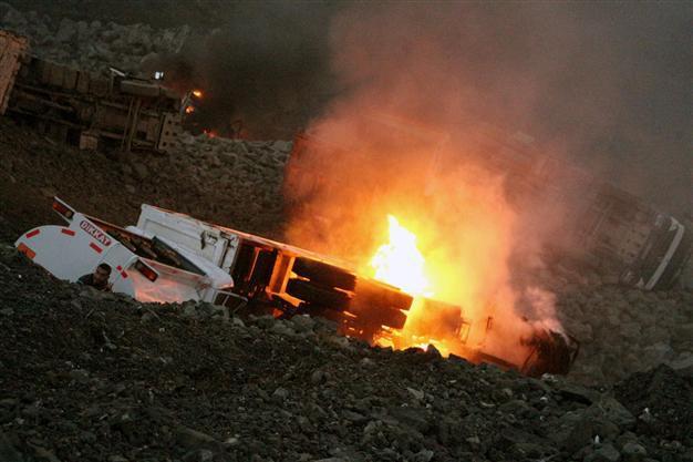 PKK raids construction site, burns 10 vehicles in southeastern Turkey