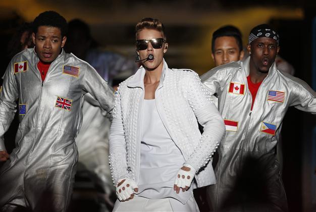 Justin Bieber corrects himself, didnt meet Mexico leader