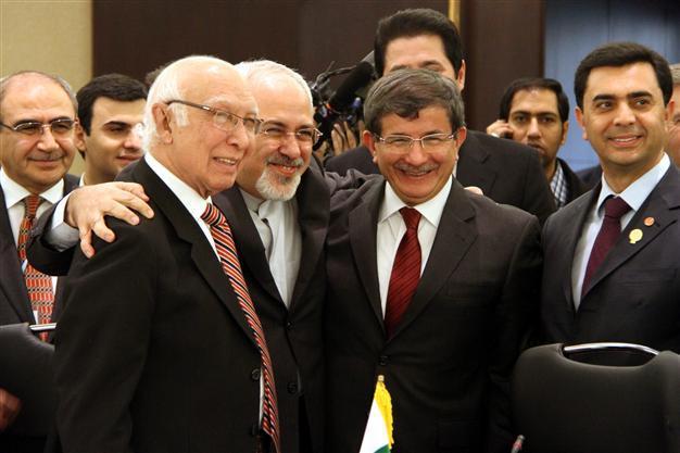 Turkey, Iran to become backbone of regional stability: Davutoğlu