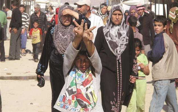 Syrian refugees suffer tough conditions at Jordan refugee camp
