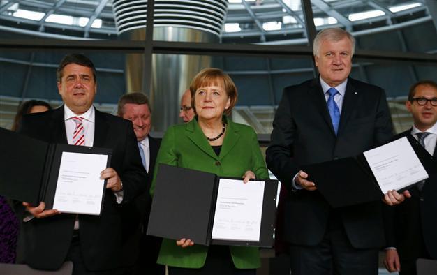 Germanys Turkish community says let down by coalition deal on dual citizenship