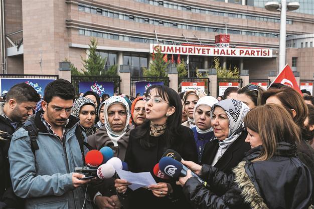 Ruling AKP members protest main opposition CHP deputy’s actions