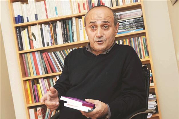 French writers, publishers condemn Turkey’s banning of Apollinaire